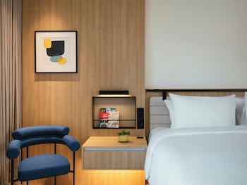 Grand Room, 1 King Bed