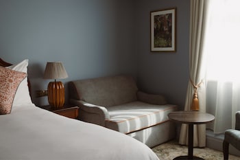 Standard Room, 1 Queen Bed with Sofa bed, City View (Classic room with sofa - 1 Queen bed)