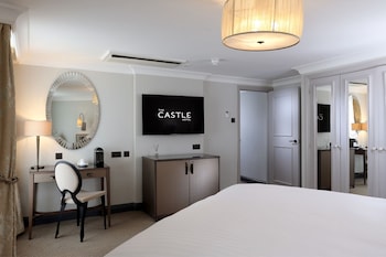 Suite, 1 King Bed, City View (Mews Suite)