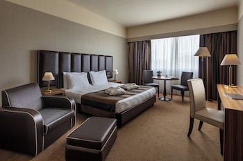 Premium Room, 1 King Bed (Stocked Minibar)