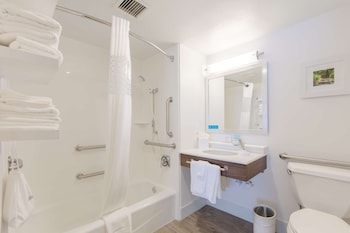 Room, 2 Queen Beds, Accessible, Non Smoking