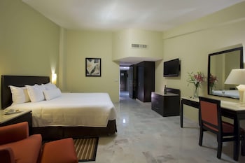 Family Room (Premium Level)