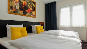 Junior Suite, 1 King Bed, Non Smoking, Bathtub (with Sofabed)