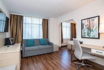 Junior Suite, 1 Queen Bed, Non Smoking, Refrigerator (with Sofabed)