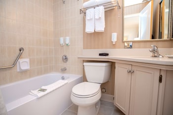 Standard Room, 1 Queen Bed, Non Smoking, Refrigerator