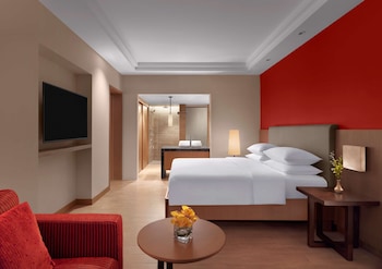 Family Room, 1 King Bed with Sofa bed