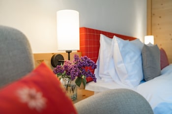 Queen Room Alpine