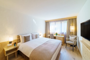 Queen Room Alpine