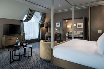 Penthouse, 1 King Bed, Corner