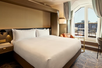Executive Penthouse, 1 King Bed, Balcony