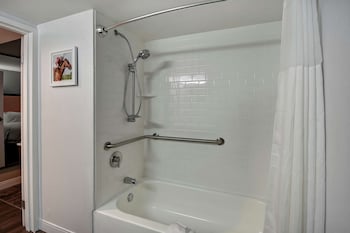 One Queen Bed, Non-Smoking, Accessible