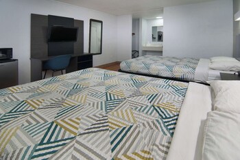 Deluxe Room, 2 Double Beds, Non Smoking, Refrigerator & Microwave