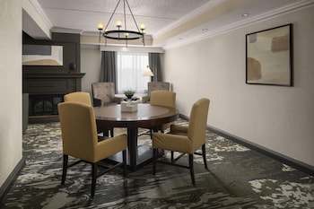 Presidential Suite, 1 King Bed, Fireplace