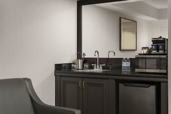 Junior Suite, 1 King Bed with Sofa bed, Microwave