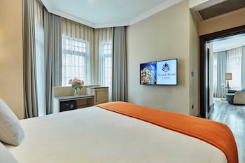 Grand Suite, Balcony, City View