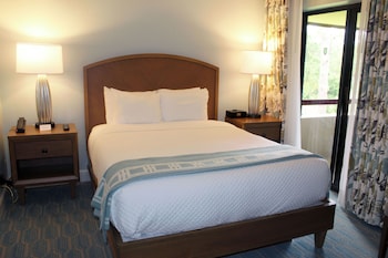 One Bedroom Queen suite