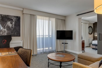 Suite, 1 Bedroom (Skyline View)