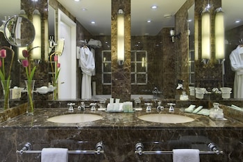 Royal Suite, 1 King Bed, Sauna