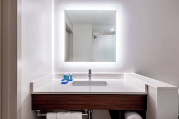 Standard Room, 1 King Bed, Accessible (Communication, Extra Floor Space)
