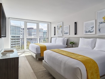 Room, 2 Queen Beds, Microwave
