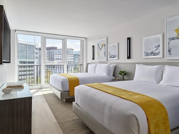 Room, 2 Queen Beds, Microwave