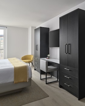 Room, 1 King Bed, Balcony