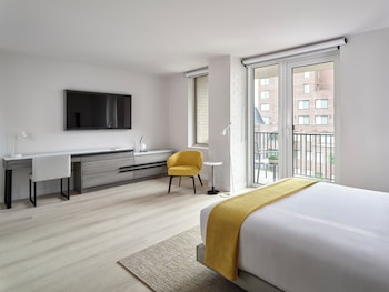 Suite, 1 Bedroom, Mobility Accessible, Balcony