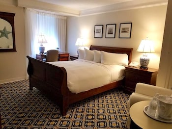 Deluxe Room, 1 Queen Bed