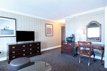 Grand Room, 1 King Bed