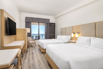 Standard Room, 2 Queen Beds, Balcony, Ocean View (Mid Floor)