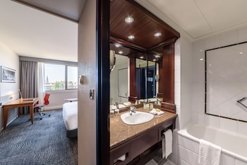 Executive Room, 1 King Bed