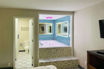 Suite, 1 King Bed, Non Smoking