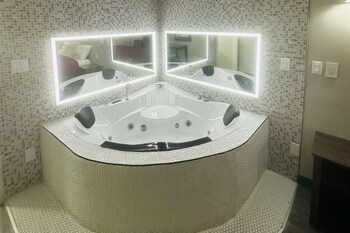 Suite, 1 King Bed, Non Smoking