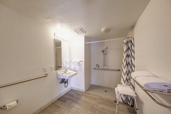 Deluxe Room, 2 Queen Beds, Accessible (ADA with Roll-In Shower)