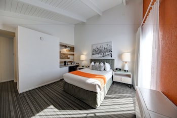Deluxe Room, 1 Queen Bed