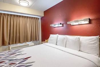 Standard Room, 1 King Bed (Smoke Free)