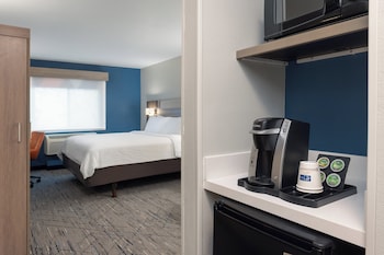 Standard Room, 1 King Bed, Accessible (Roll-In Shower)