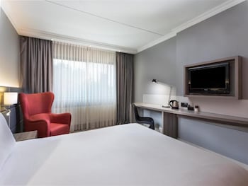 Queen Room - Non-Smoking