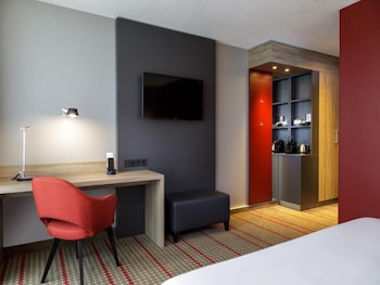 Deluxe King Room - Non-Smoking