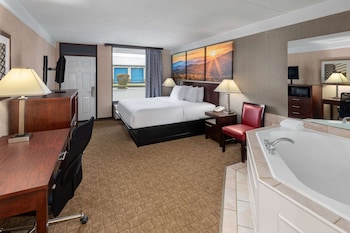 Premier Room, 1 King Bed, Non Smoking