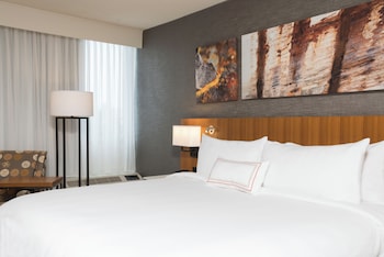 Suite, 1 King Bed, Kitchenette