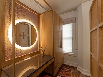 Premier Suite, 1 Bedroom, Corner (Nespresso)