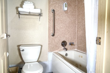 Room, 2 Queen Beds, Non Smoking, Jetted Tub
