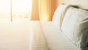 Room, 2 Queen Beds, Non Smoking, Refrigerator (2 Star)