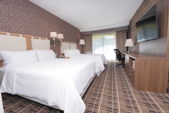 Standard Room, 2 Queen Beds, Ground Floor