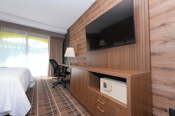 Standard Room, 2 Queen Beds, Garden View