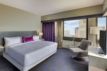 Classic Room, 1 King Bed, City View