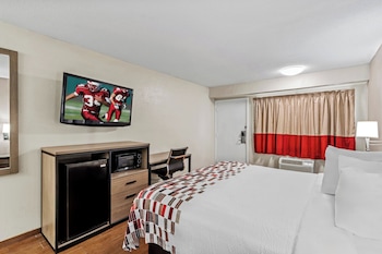 Deluxe Room, 1 Queen Bed, Smoking