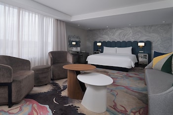Suite, 1 King Bed (Living Area)