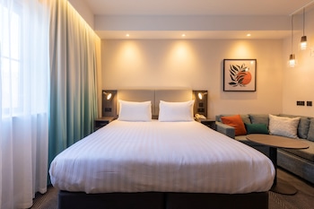 Premium Room, 1 Queen Bed with Sofa bed (Double Sofabed)
